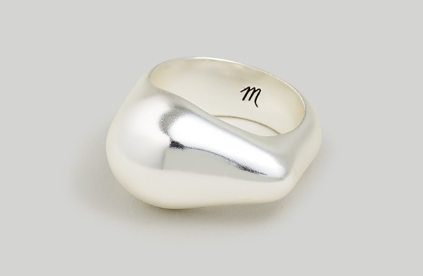 Droplet Signet Band Ring