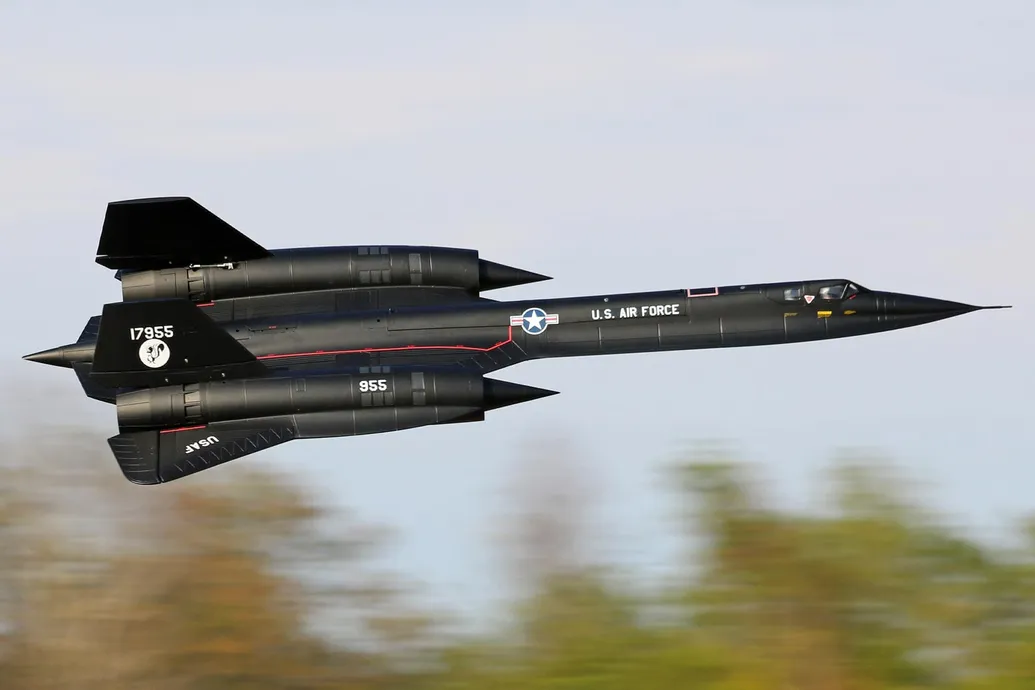 Freewing SR-71 Blackbird Twin 70mm 