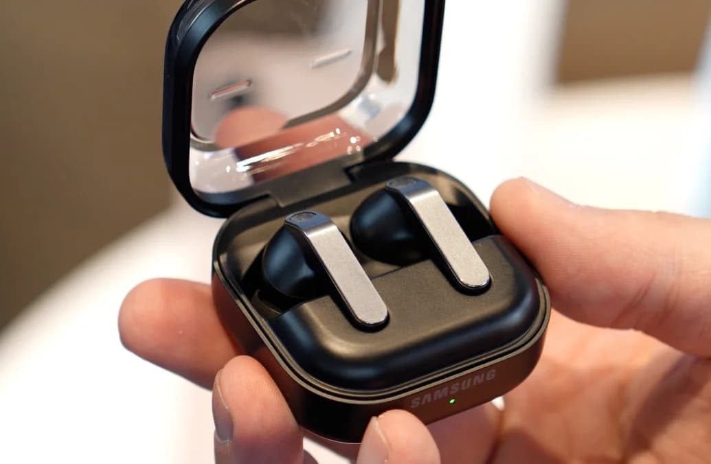 Galaxy Buds4 Pro (This link supports me)