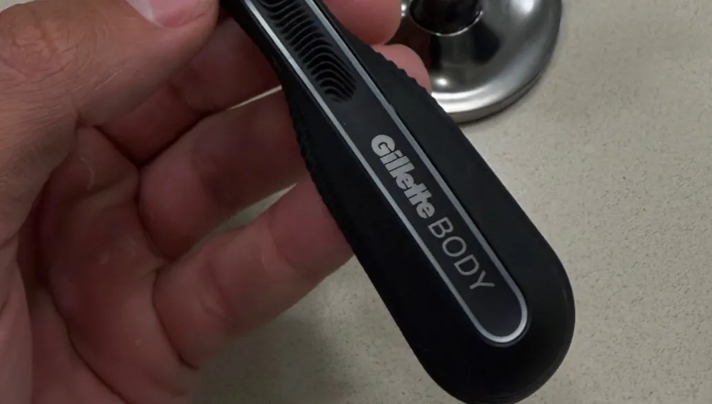 GilletteLabs Body Razor 