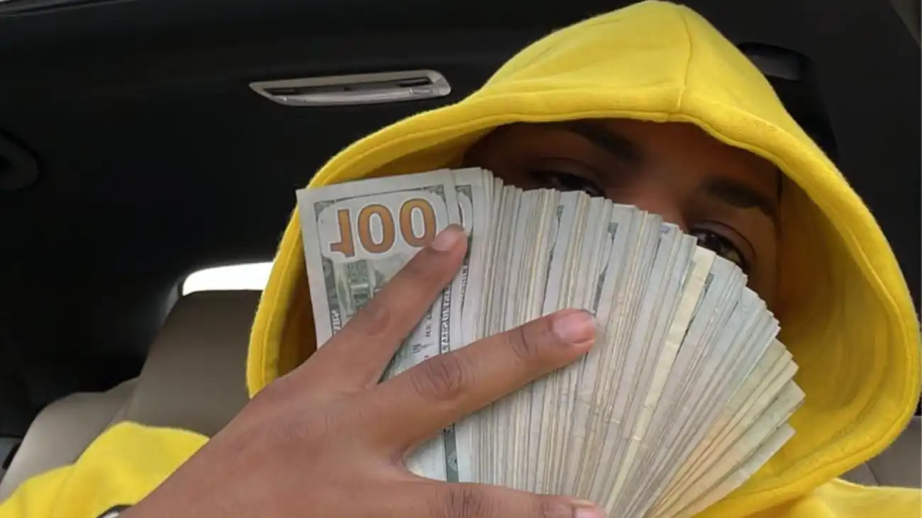  START A 6 FIGURE CLOTHING BRAND