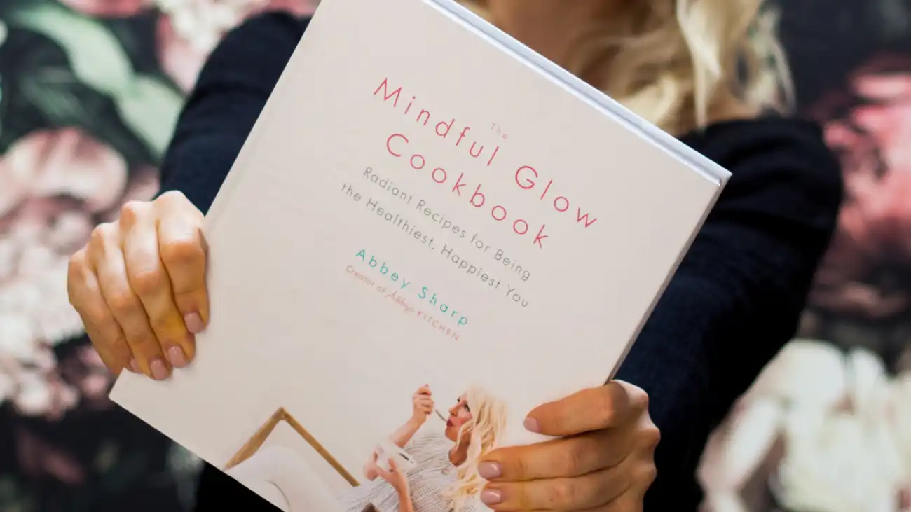 The Mindful Glow Cookbook