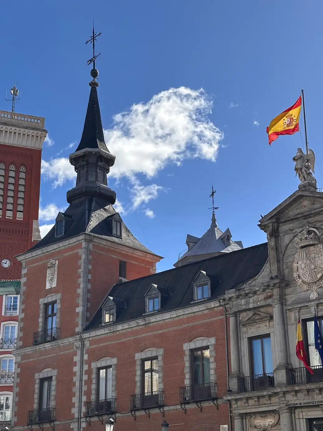 Mi Lugar: Our Move Back to Madrid...for GOOD!