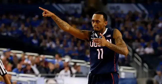 UCONN GREATS JOIN STARS OF STORRS