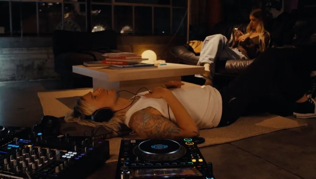 Le Youth - home ft. Ella Poletti (Official Music Video)
