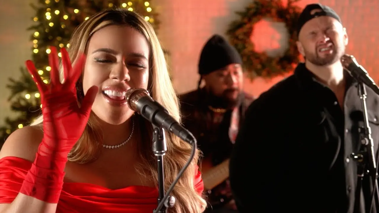 Dinah Jane Holiday Special Live at Slash