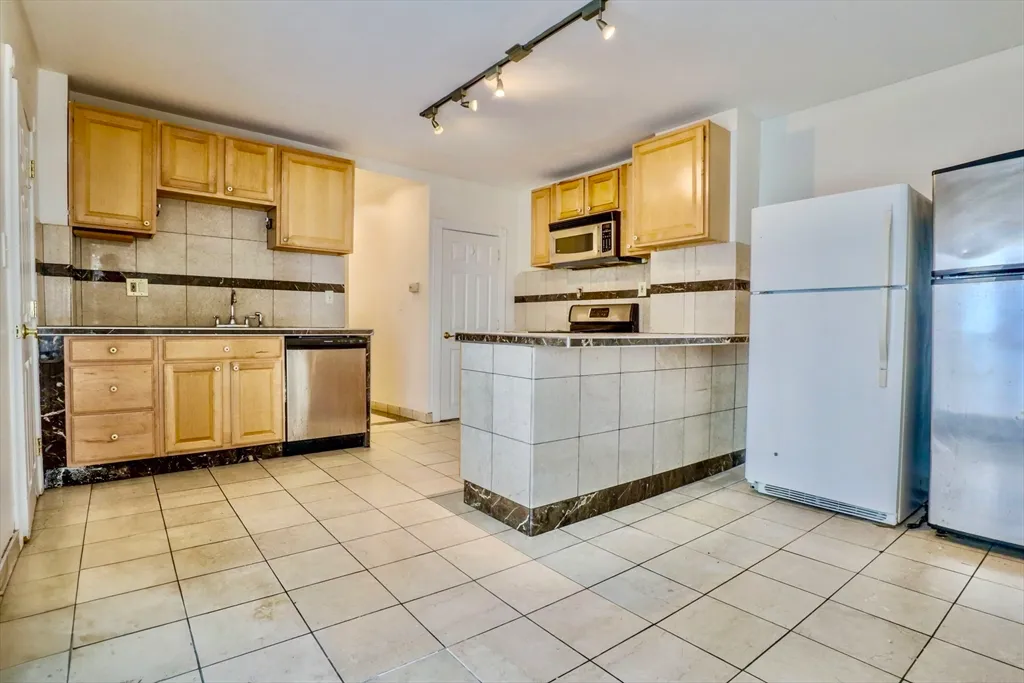 FOR RENT - 571 Somerville Ave #571A, Somerville, MA 02143 - MLS 73377693 - Coldwell Banker