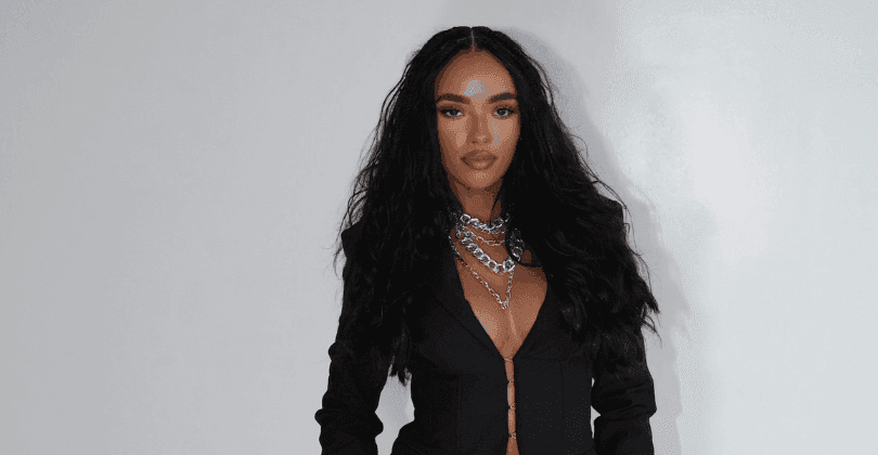 Aria DeWestbrooks's Amazon Store Front