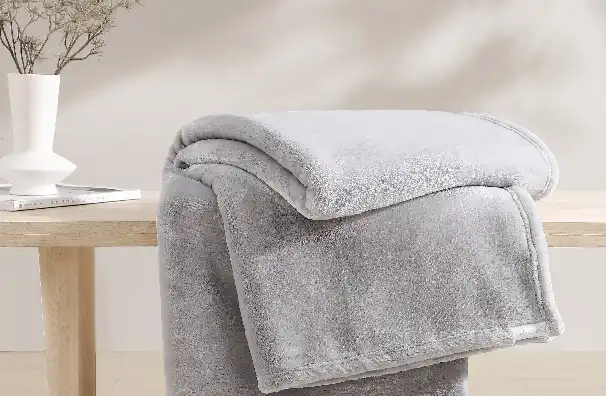 Silver: Luxurious Throw Blanket 