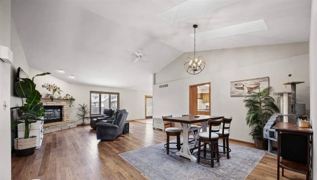 1110 Harlocke St, Iowa City, IA 52246