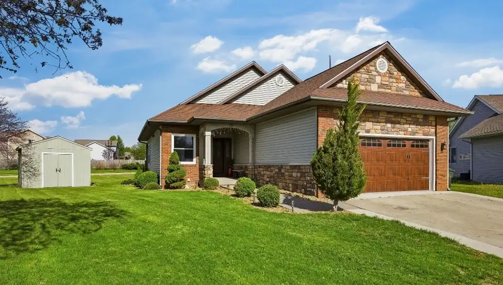 125 Stanwyck Dr, Iowa City, IA 52240 