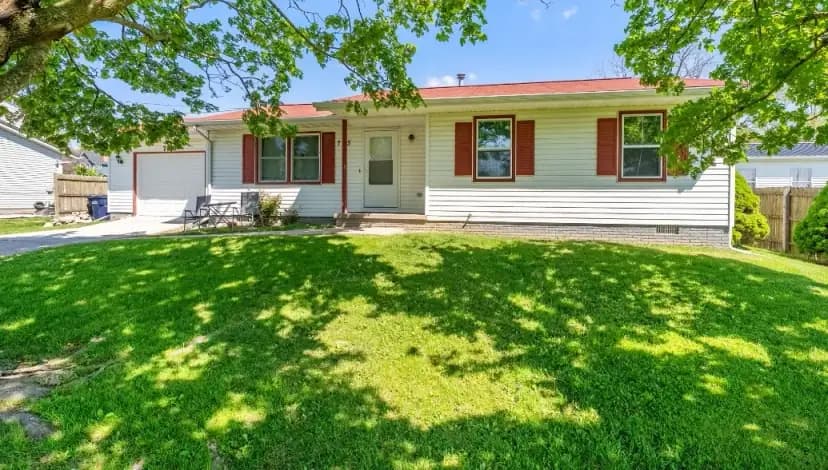 705 E 5th St, West Liberty, IA 52776