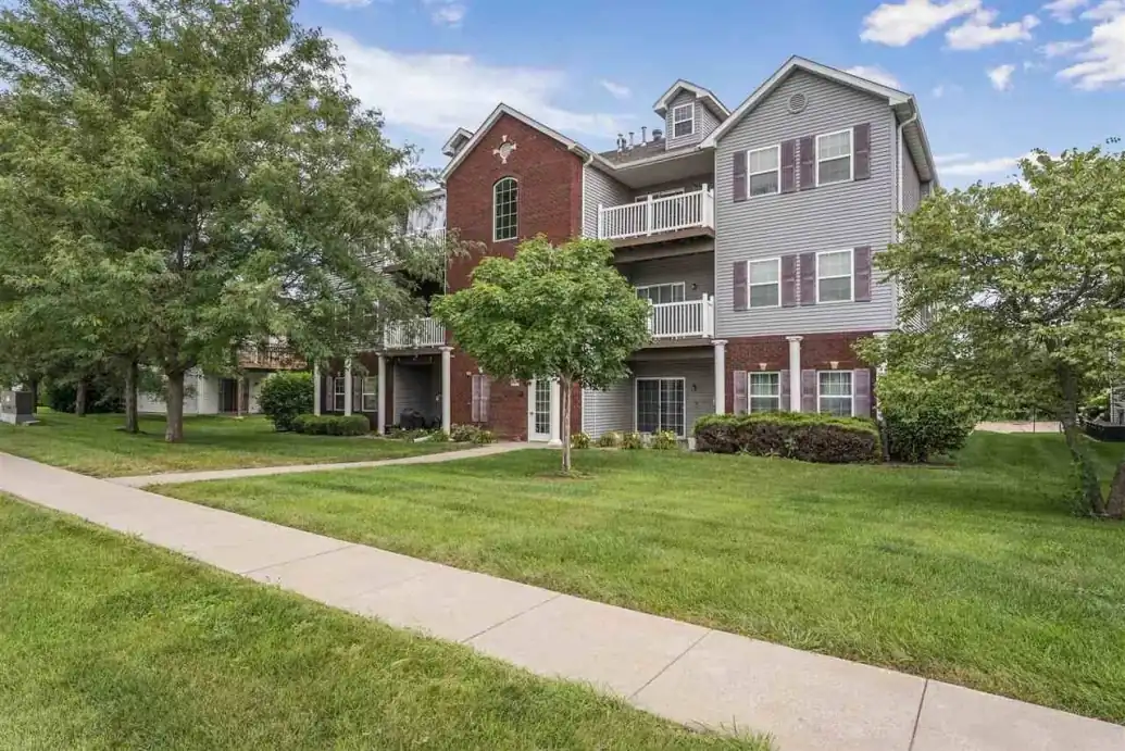 880 Rachael St #104, IA 52317