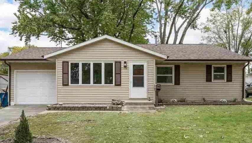  1244 Circle Dr, Dewitt, IA 52742 