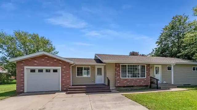 701 10TH AVE, Durant, IA 52747
