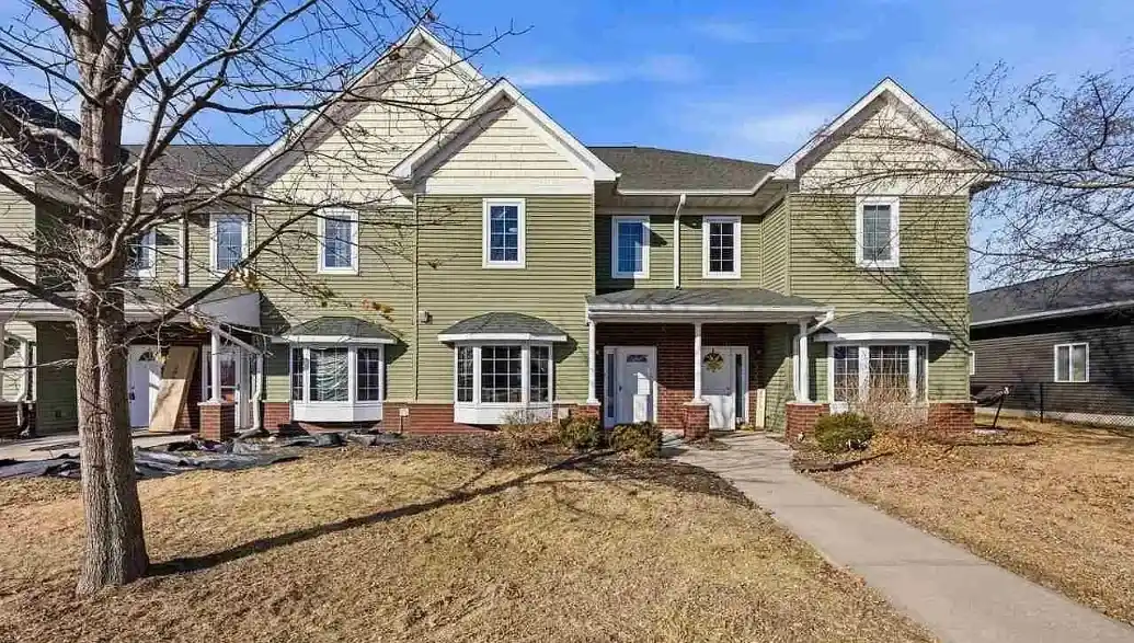 2628 Pinto Ln, Iowa City, IA 52240