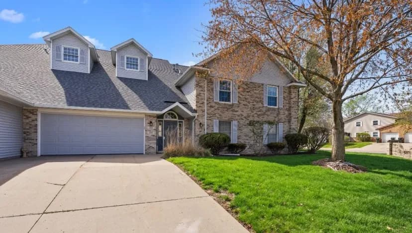 109 Cayman St, Iowa City, IA 52245