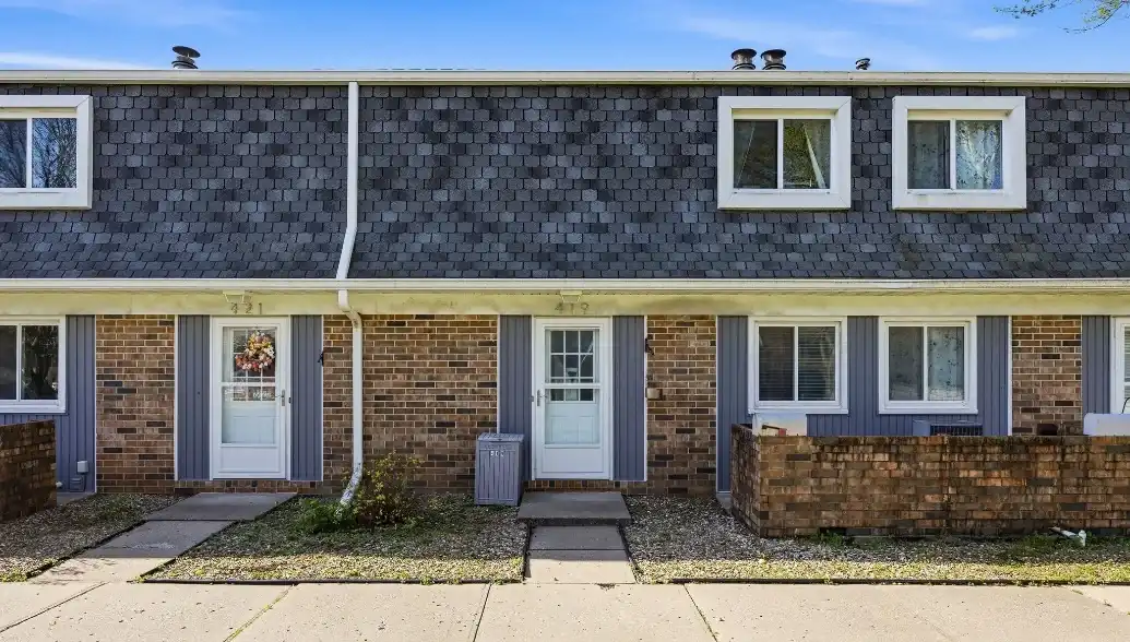 419 Peterson St, Iowa City, IA 52245 