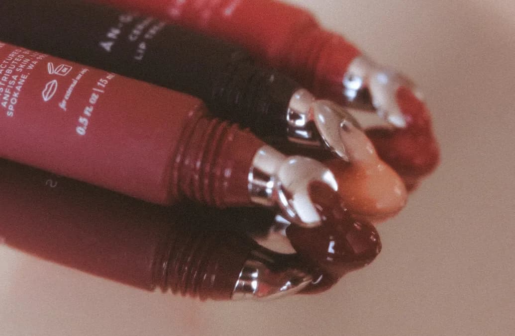 MAKEUP