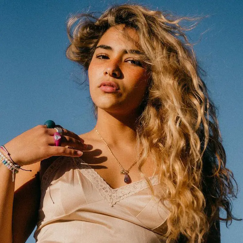 Features & Interviews - BYRDIE