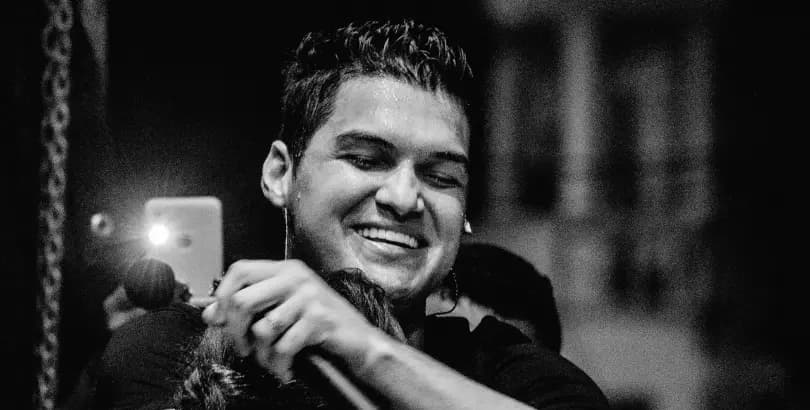Escucha a Elder en Spotify