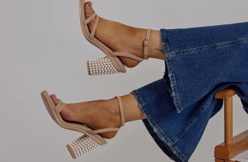 The Emmy Heel (sand)