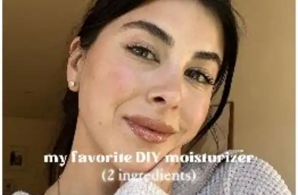 My DIY 2 Ingredient Moisturizer!