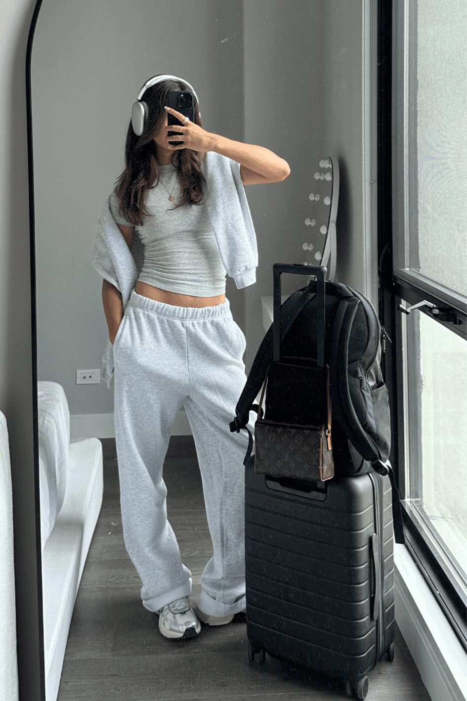Skims airport outfit