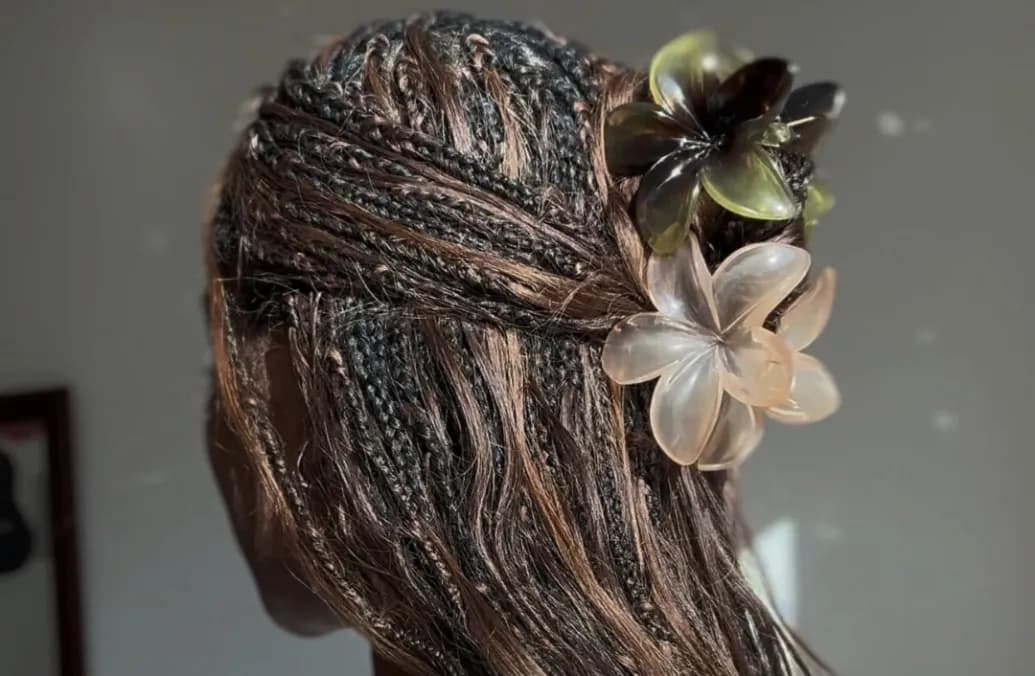Use code “GIANNA” for 21% off your hair!! 