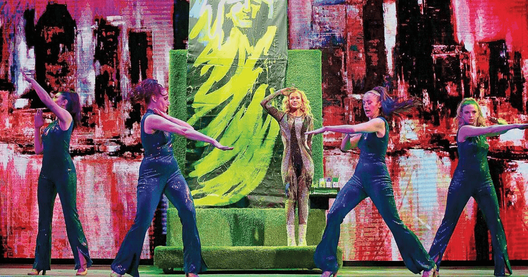  1stFemale SpeedPainter debutsFull-LengthShow