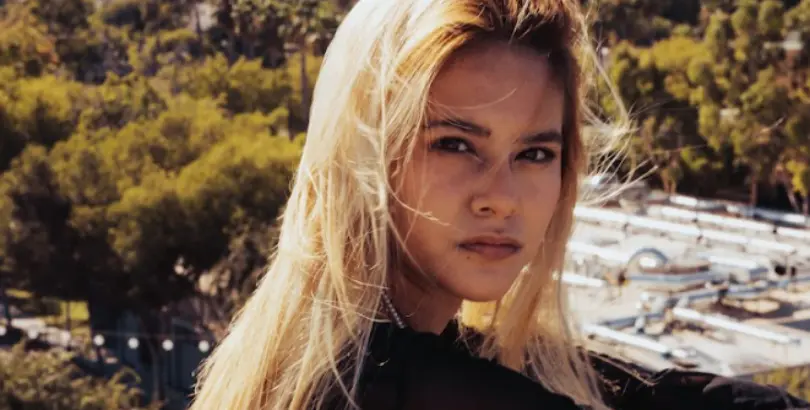 Guitar Girl Magazine Premiere's Debut Single