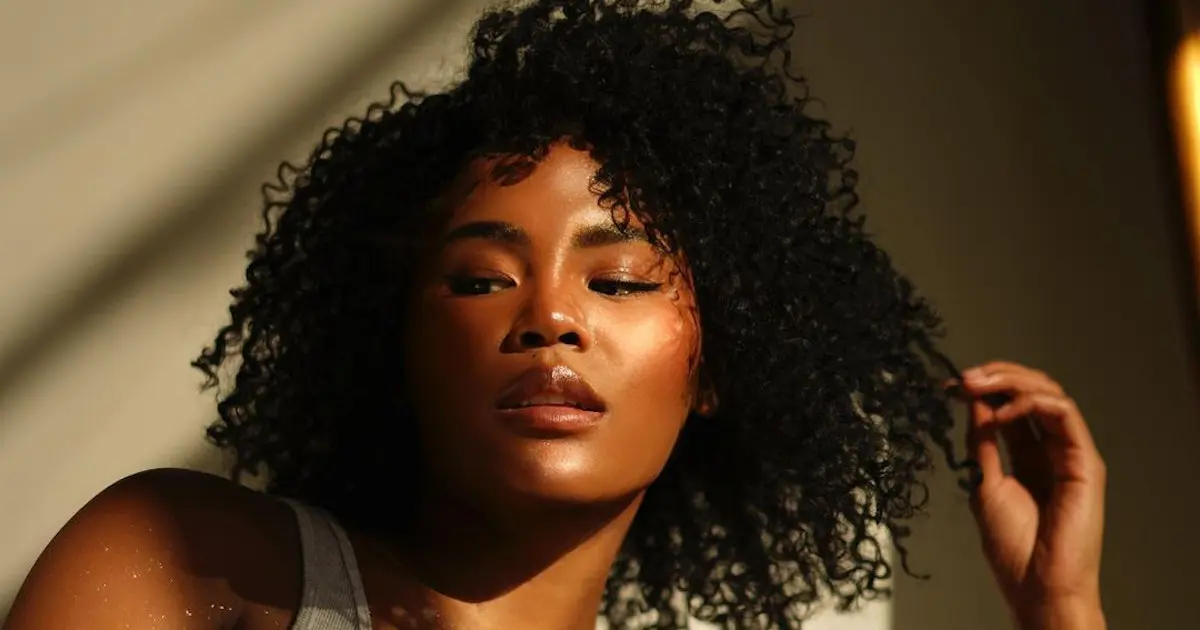 Products Behind Her 'Bachelor' Body Glitter