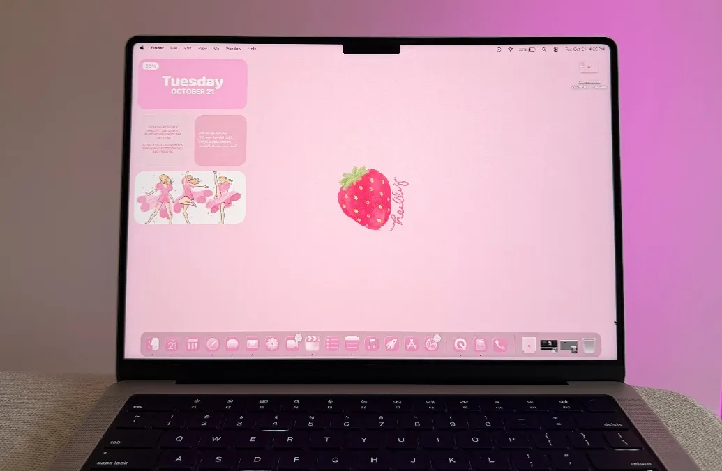 strawberry wallpaper🍓