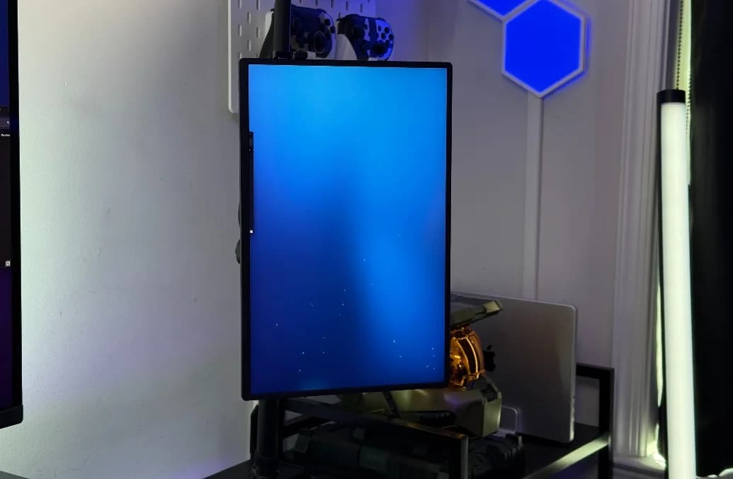 Vertical Streaming Monitor Setup