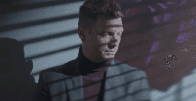Hurts To Love You - Music Video