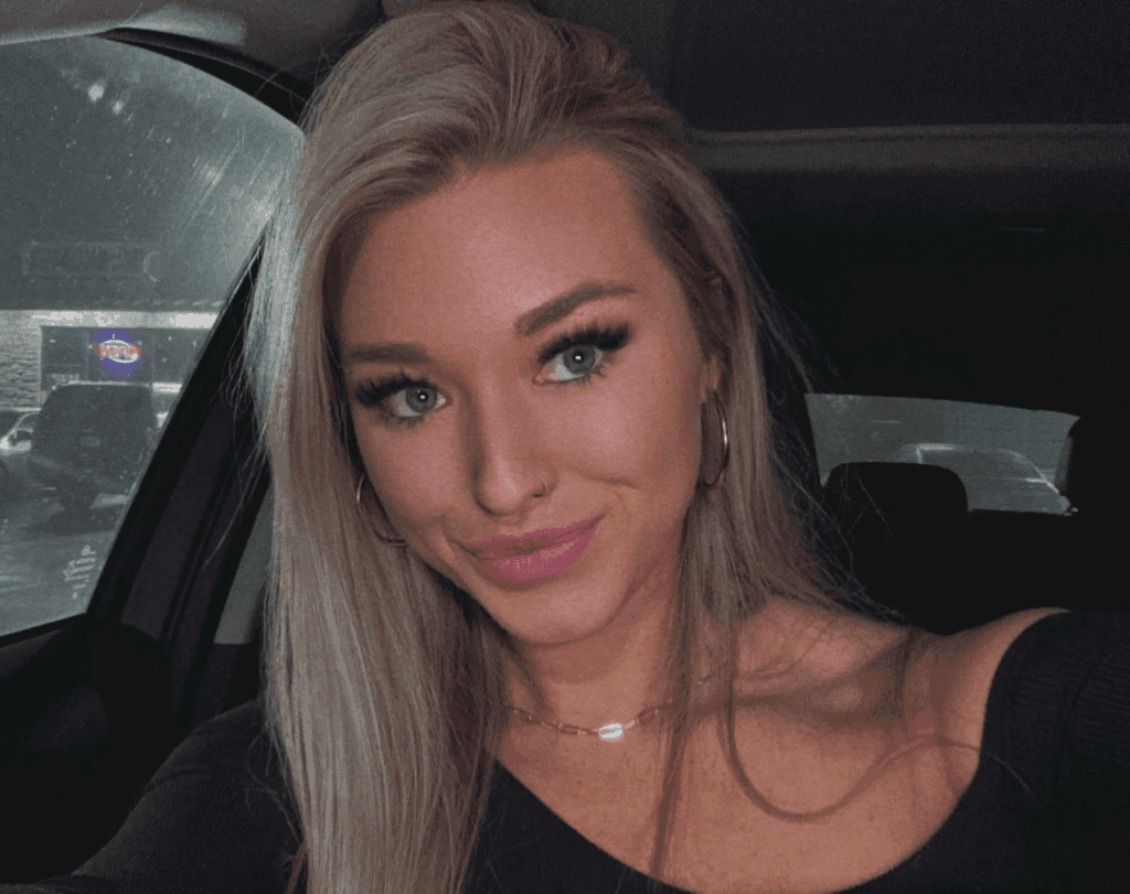 @haileymoore | UGC Model for Cocoburry