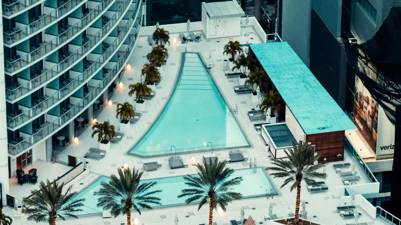 Book To Stay in the Best Hotels worldwide 