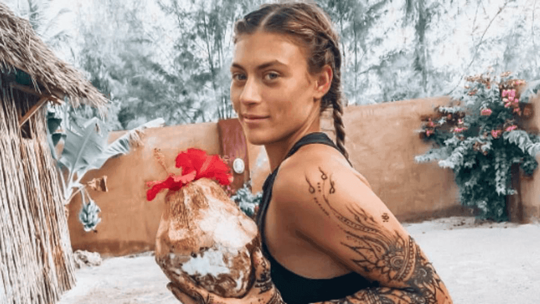 DAILY MAIL FEATURE: ALEXANDRA GETS PAID TO TRAVEL THE WORLD