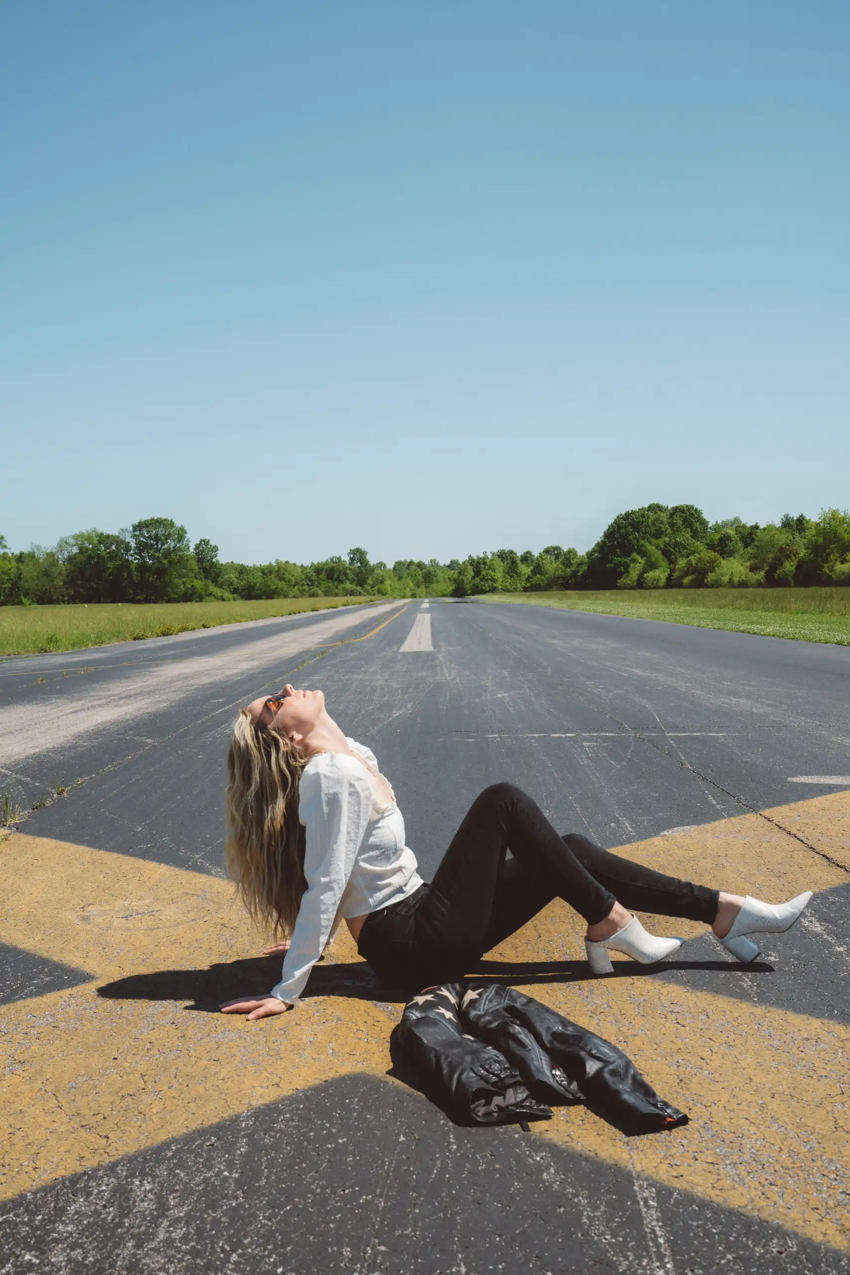 LADYGUNN ft Country Pop Singer Carly Waddell 