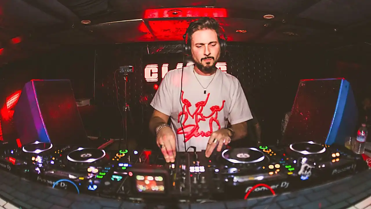 MR ANDERSON @ CLINIC Wednesdays (full video)
