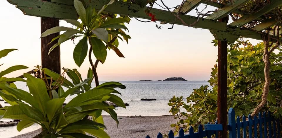 Find the Cheapest Time to Fly To Your Bucketlist Country