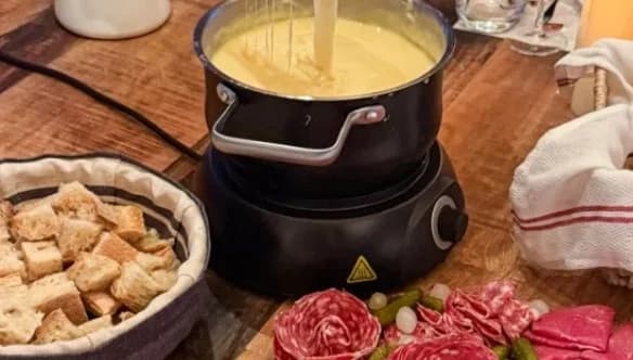 winter fondue experience🫕