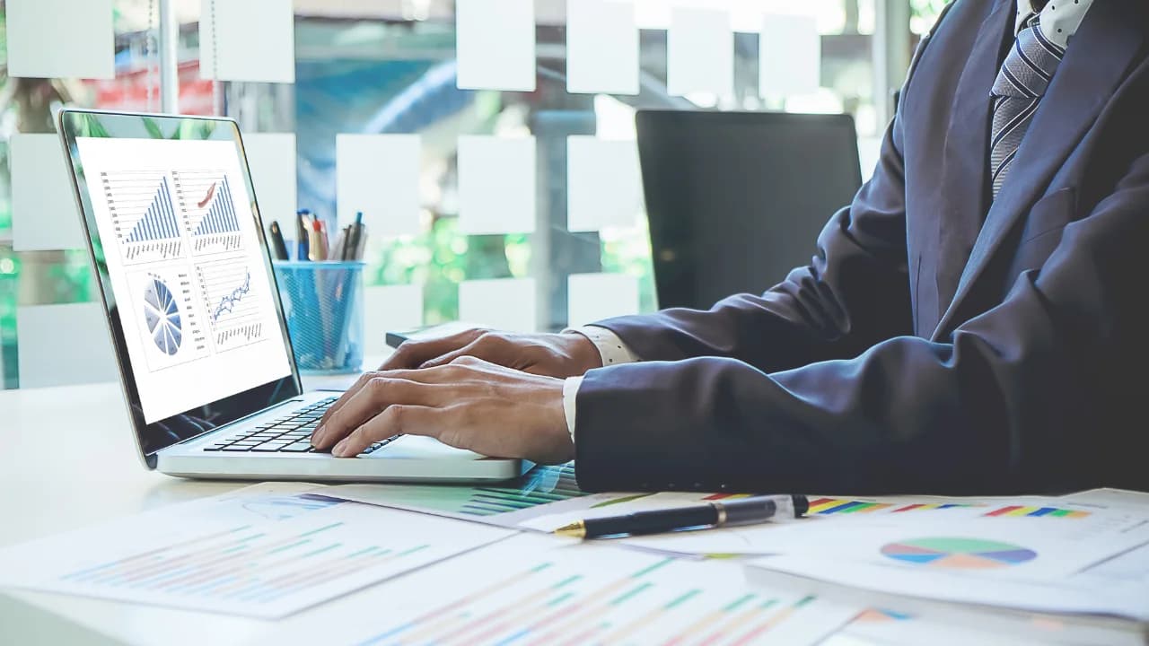 7 Ways a Business Owner Can Use AI