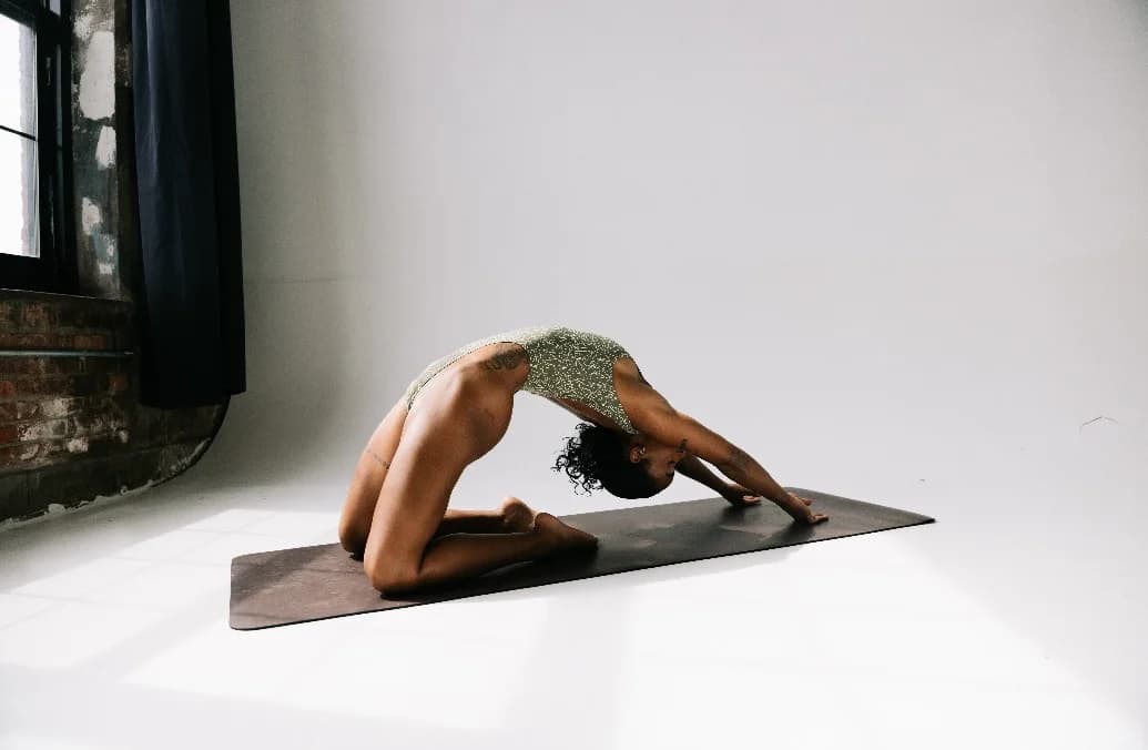 WeGLOW (pilates  instructor for WeGLOW)