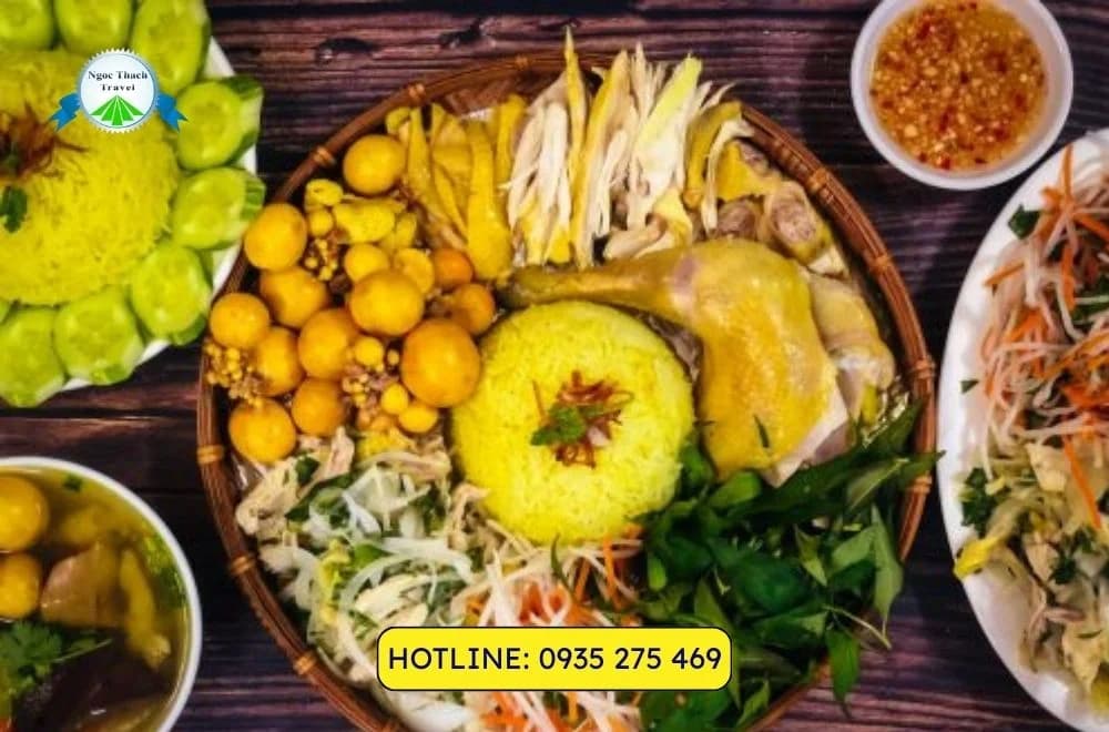 Top 4 Quán Cơm Gà Hội An Ngon Nổi Tiếng, Du Khách Nào Cũng Mê