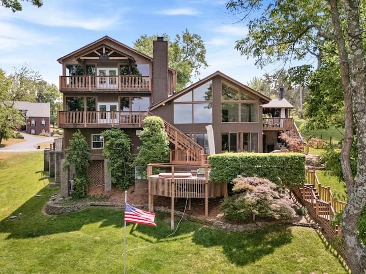 Nashville Lake House